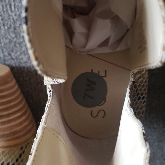 Sole Society Laurelah Bootie - Picture 7 of 8